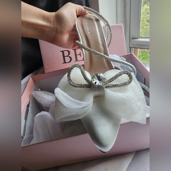 ASOS NWT White bridal heels with bow and diamonds size 9 - Picture 7 of 8